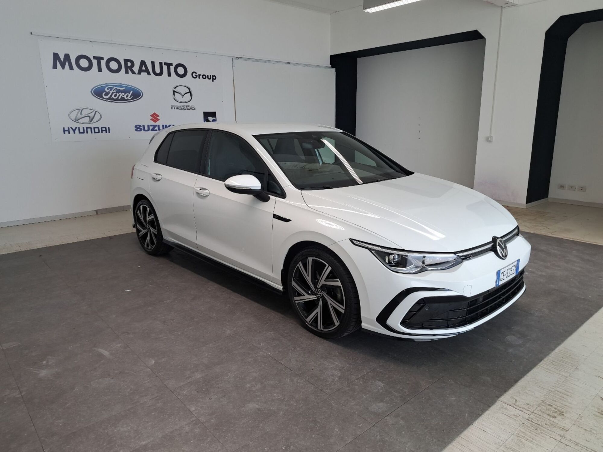 Volkswagen Golf 1.5 eTSI 130 CV EVO ACT DSG R-Line del 2021 usata a Arezzo