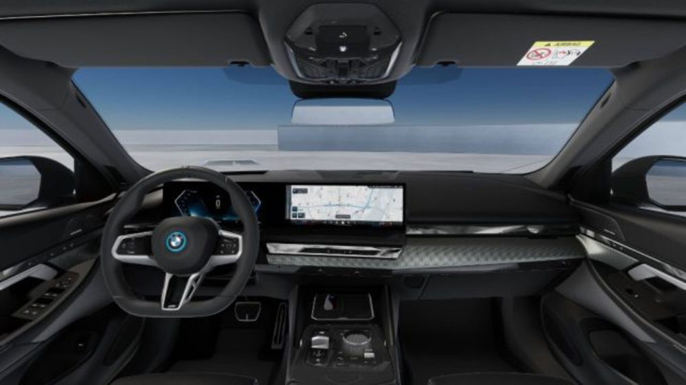 BMW i5 Touring nuova a Modena (11)