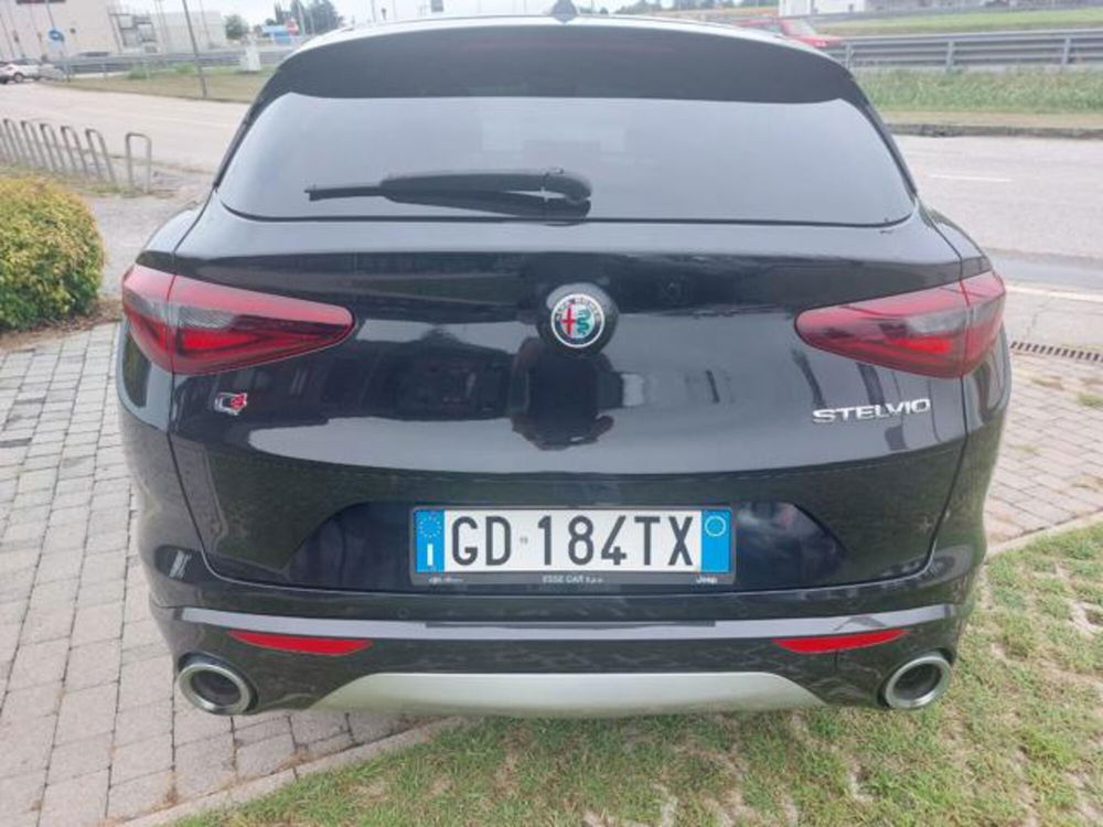 Alfa Romeo Stelvio usata a Padova (7)