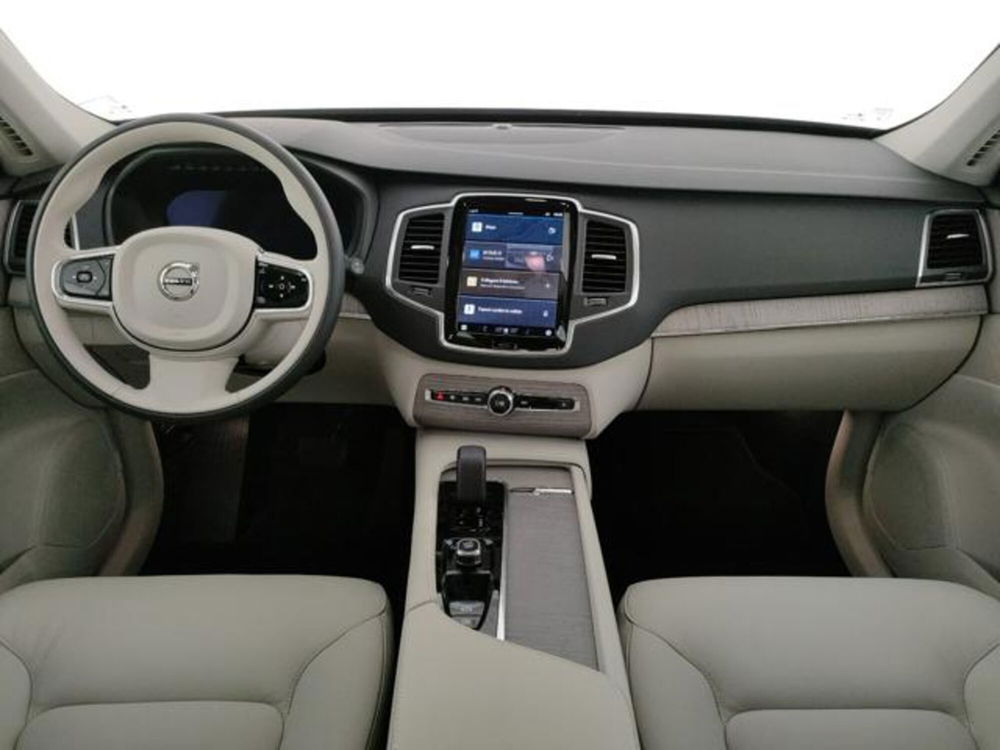 Volvo XC90 nuova a Modena (15)