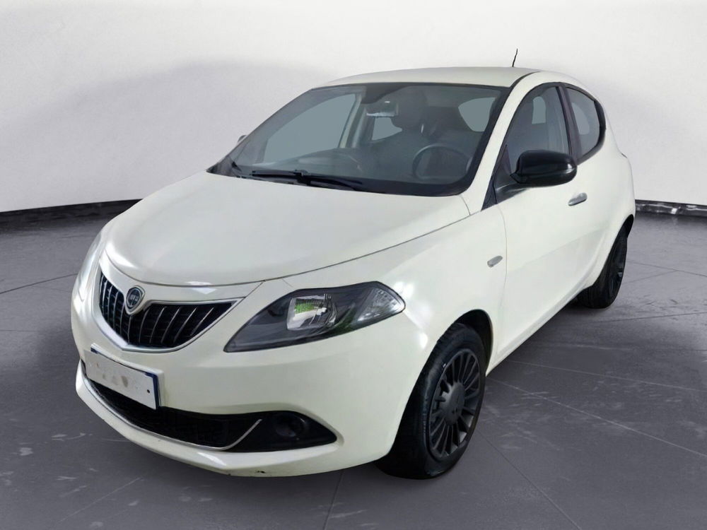 Lancia Ypsilon usata a Salerno