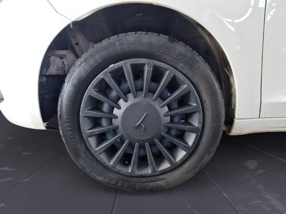 Lancia Ypsilon usata a Salerno (17)