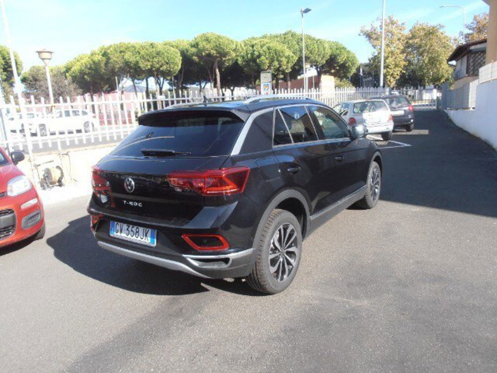 Volkswagen T-Roc nuova a Livorno (3)