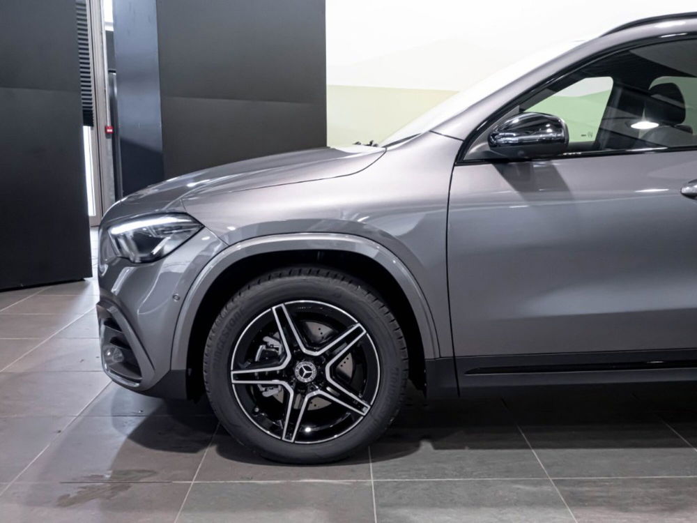 Mercedes-Benz GLA SUV nuova a Macerata (4)