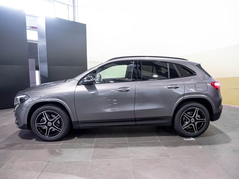 Mercedes-Benz GLA SUV nuova a Macerata (5)