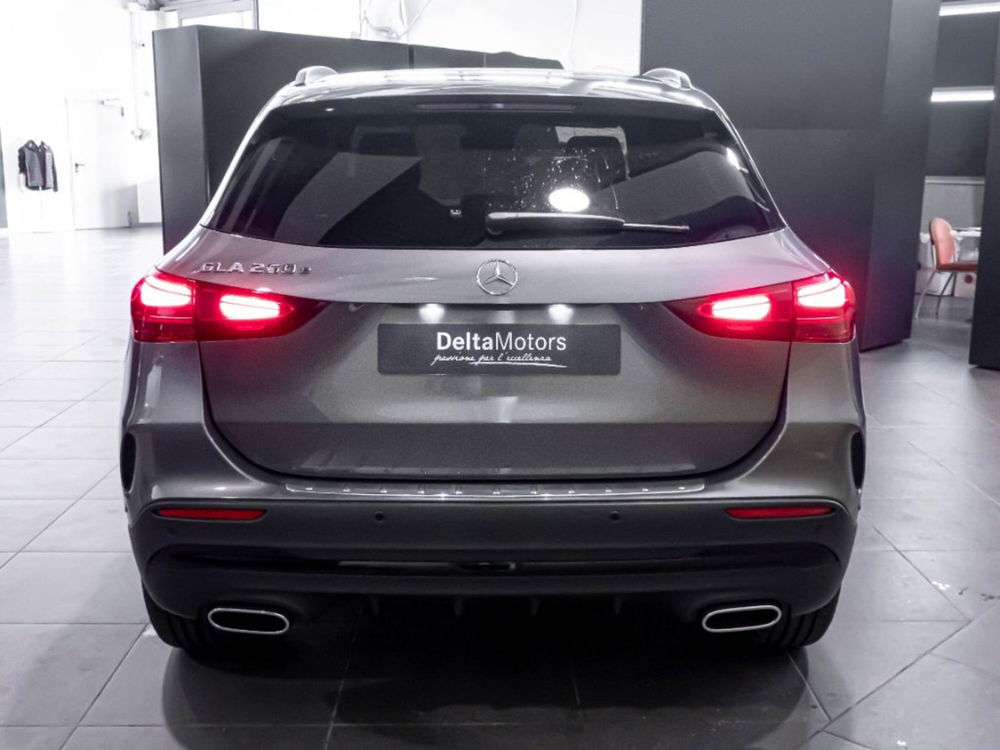 Mercedes-Benz GLA SUV nuova a Macerata (7)