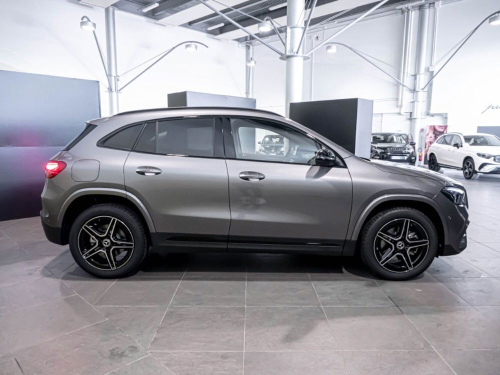 Mercedes-Benz GLA SUV nuova a Macerata (9)