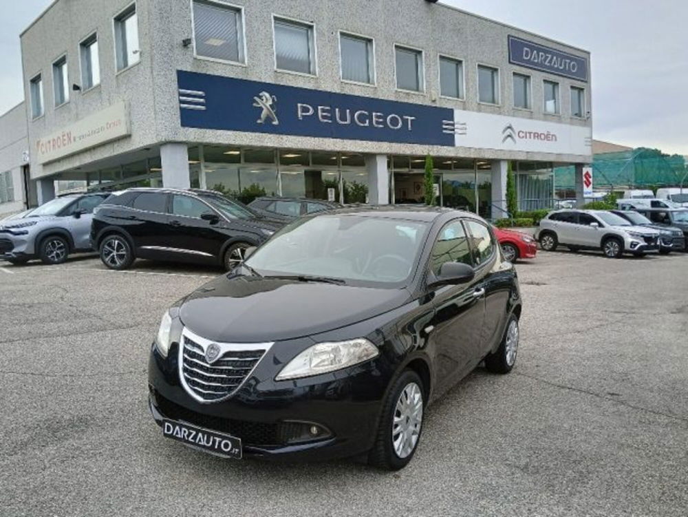 Lancia Ypsilon usata a Brescia (18)