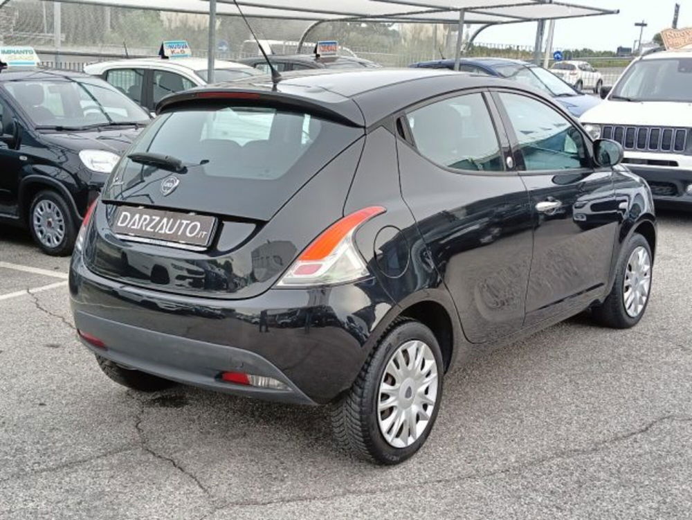 Lancia Ypsilon usata a Brescia (5)