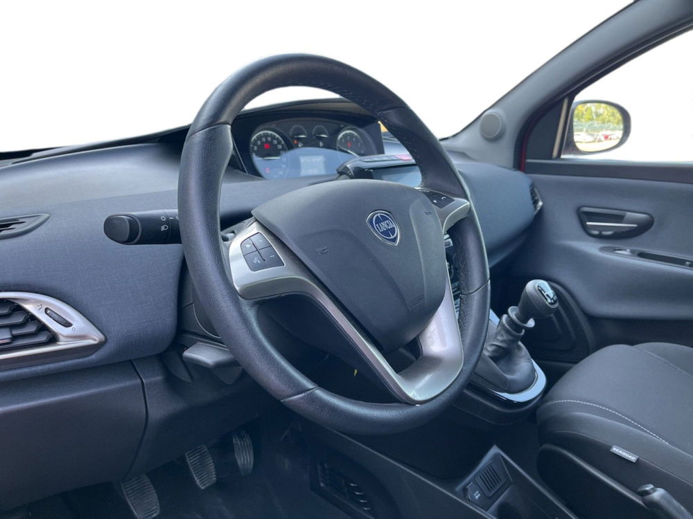 Lancia Ypsilon usata a Torino (12)