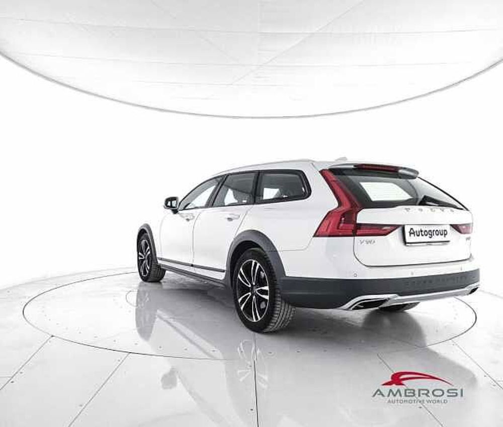 Volvo V90 Cross Country usata a Viterbo (4)