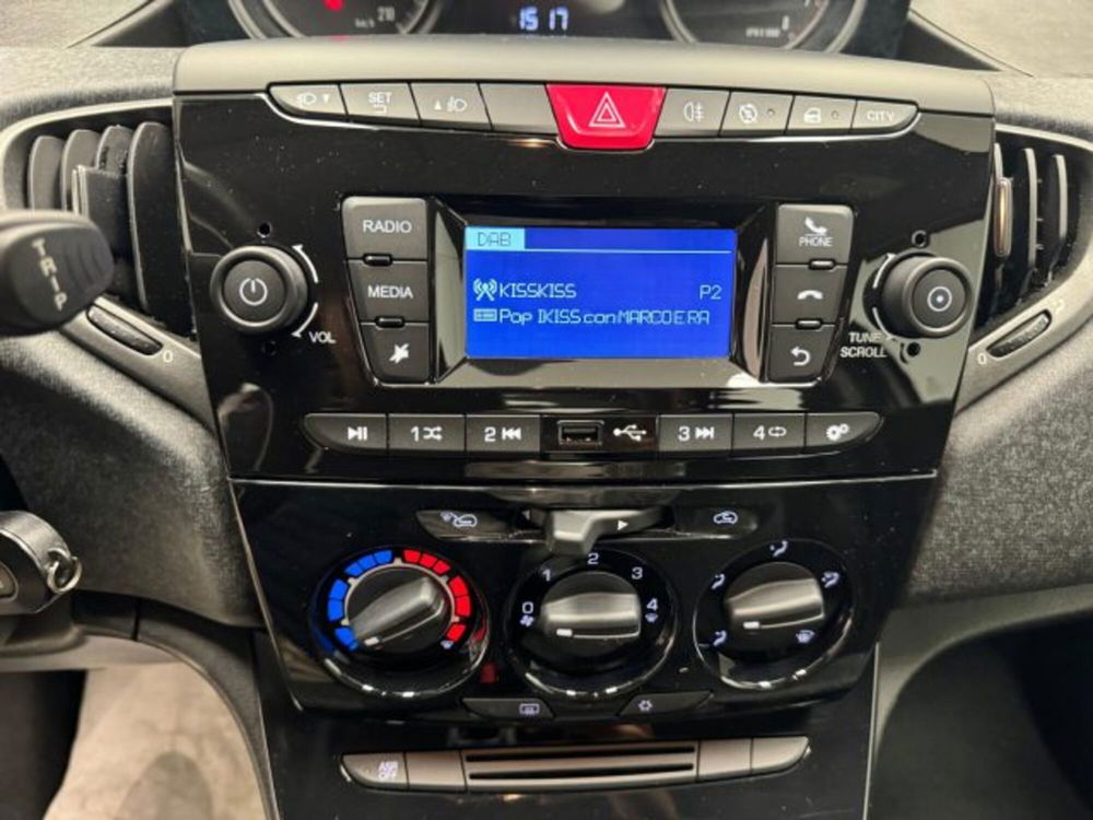 Lancia Ypsilon usata a Biella (12)