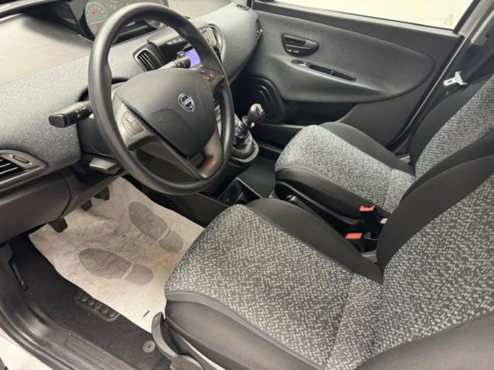 Lancia Ypsilon usata a Biella (15)