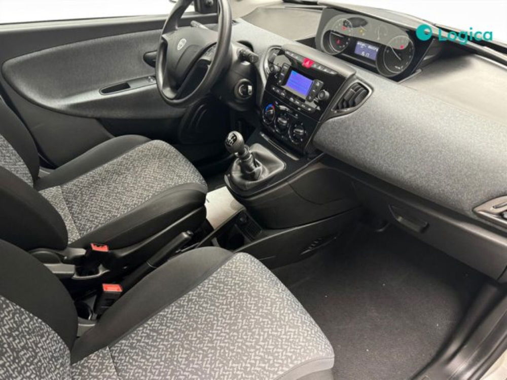 Lancia Ypsilon usata a Biella (13)