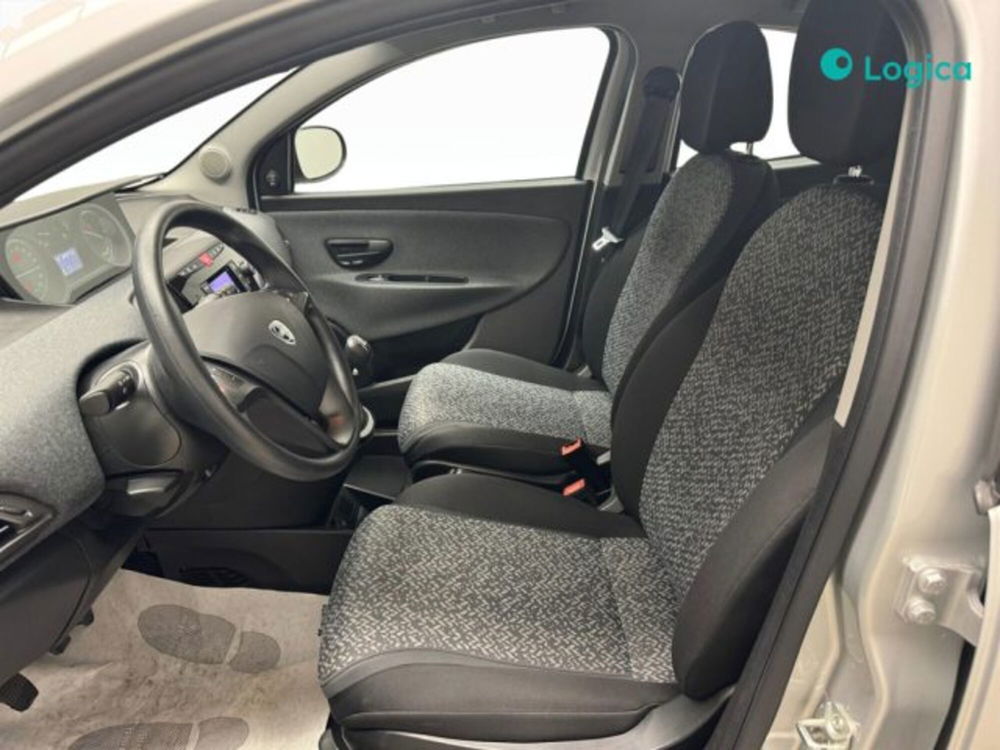 Lancia Ypsilon usata a Biella (16)