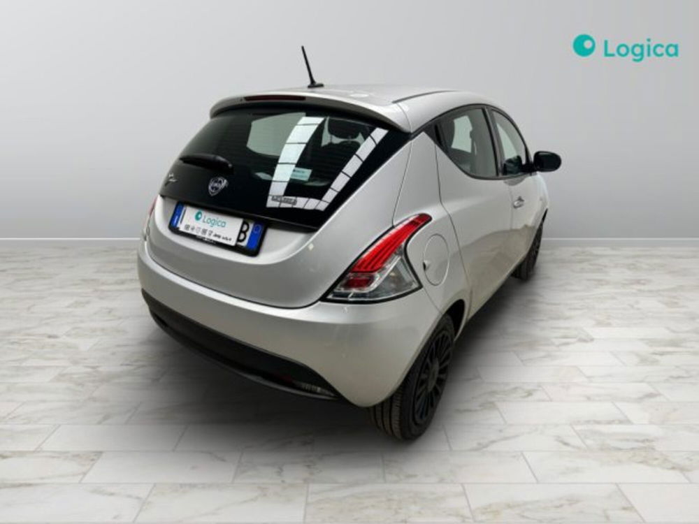 Lancia Ypsilon usata a Biella (9)