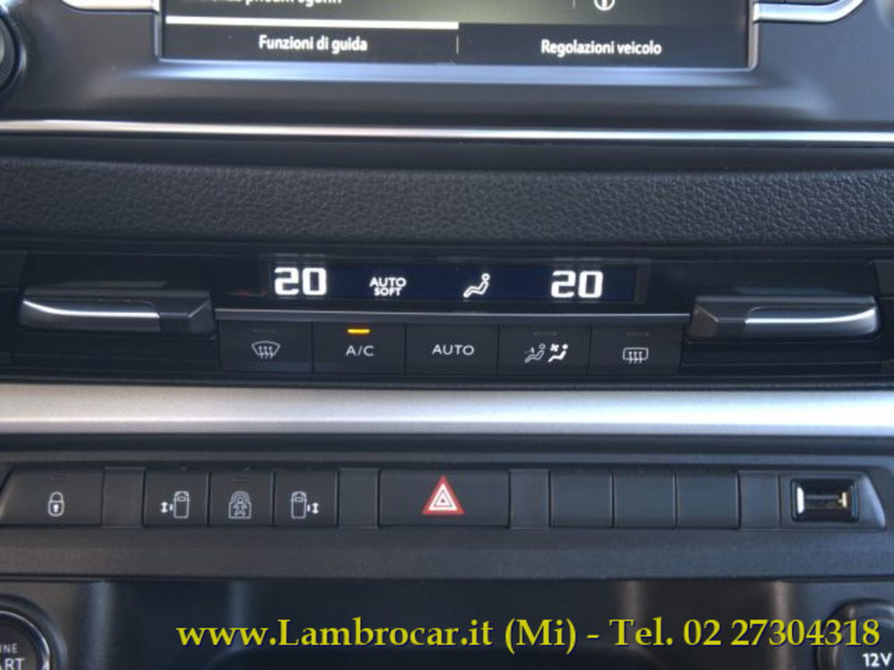 Opel Zafira Life usata a Milano (12)