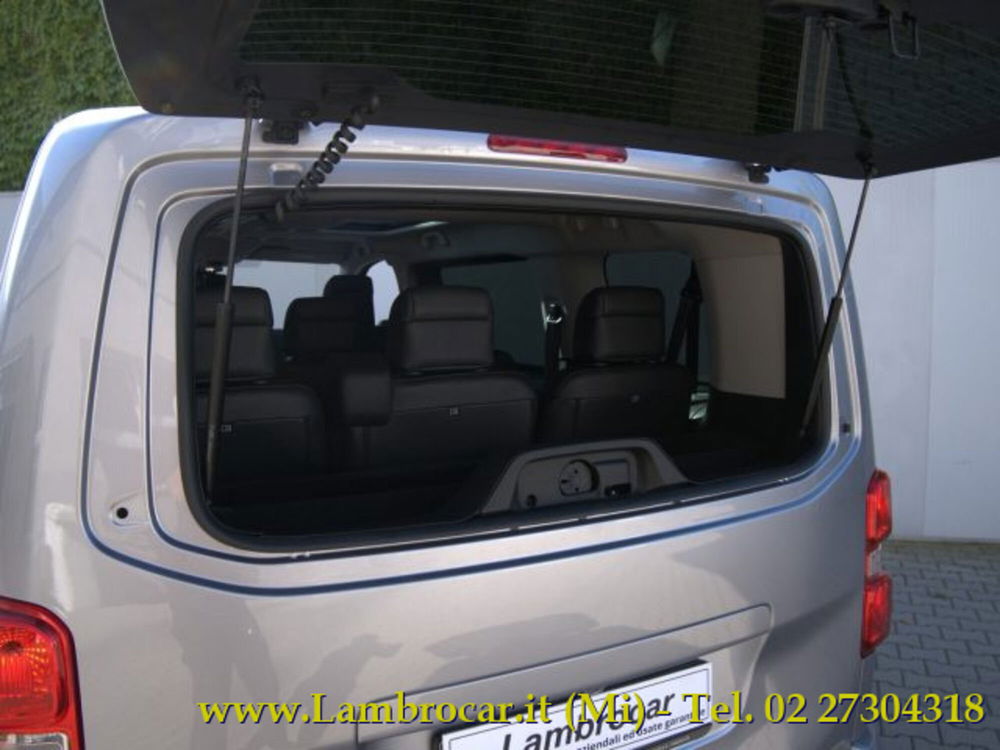 Opel Zafira Life usata a Milano (18)