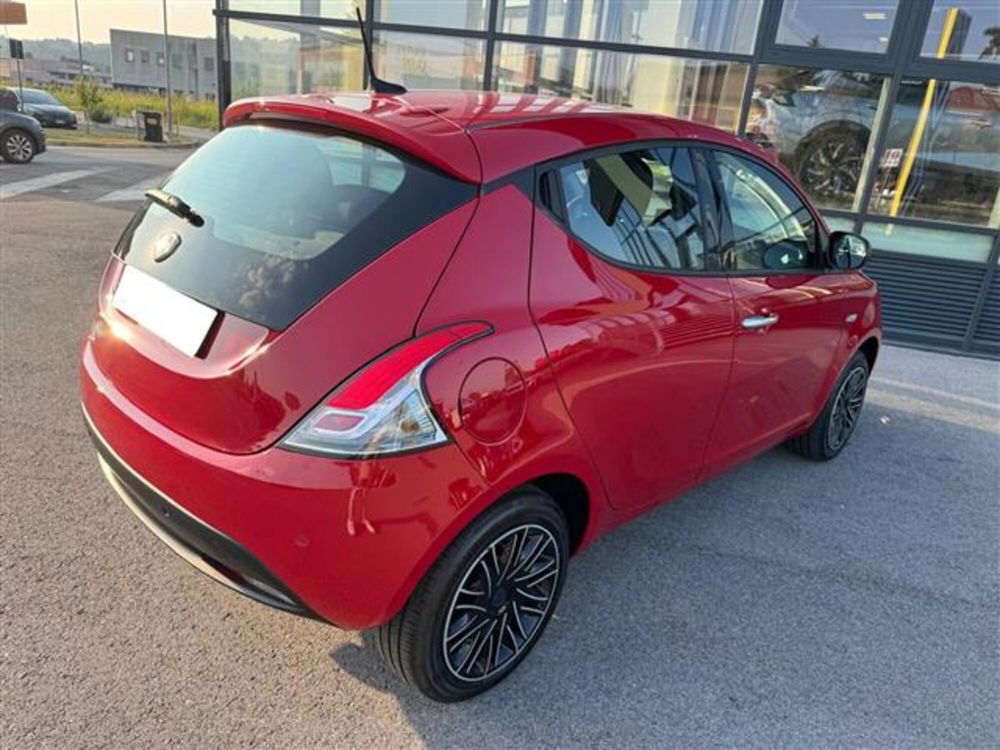 Lancia Ypsilon usata a Asti (12)