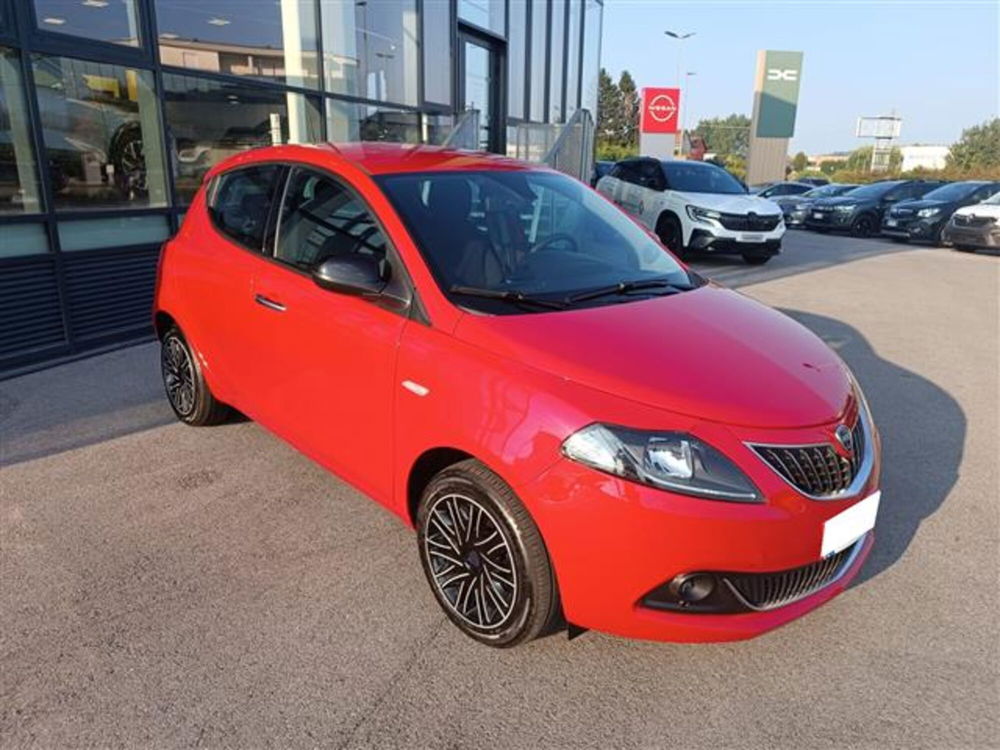 Lancia Ypsilon usata a Asti (15)