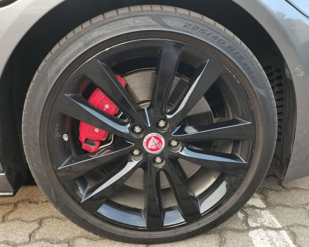 Jaguar XE usata a Milano (9)