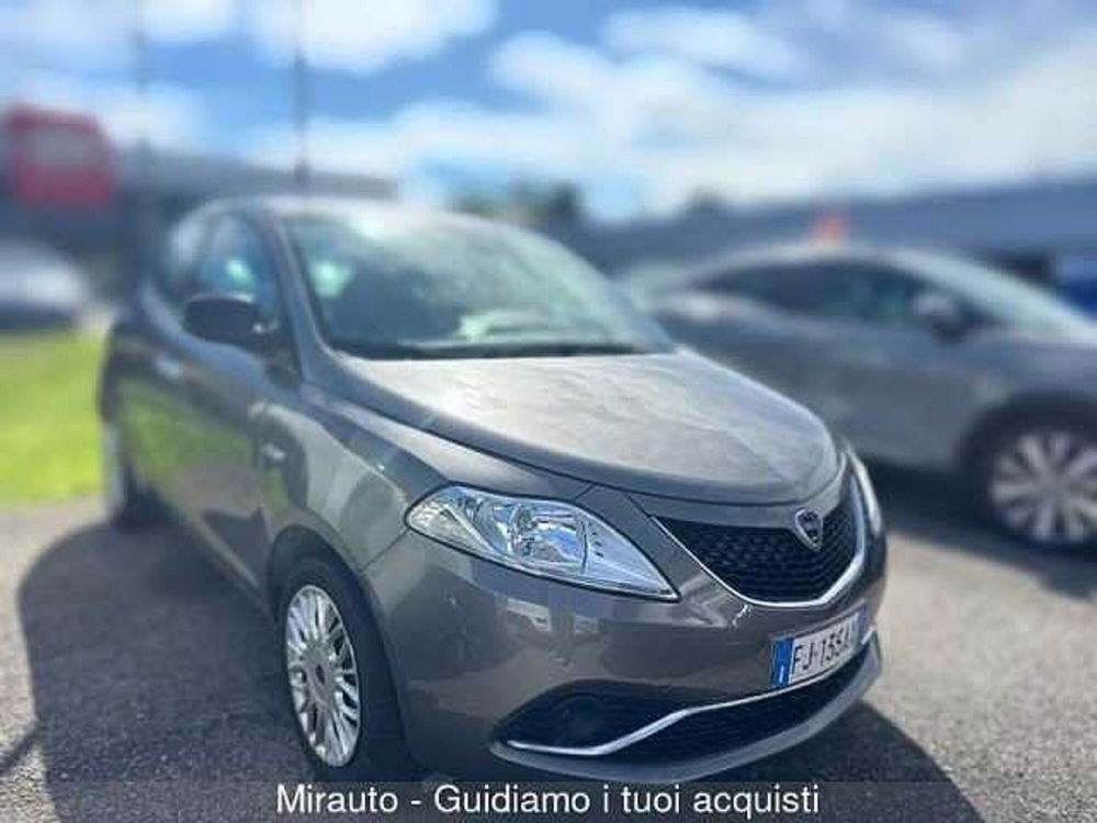 Lancia Ypsilon usata a Roma