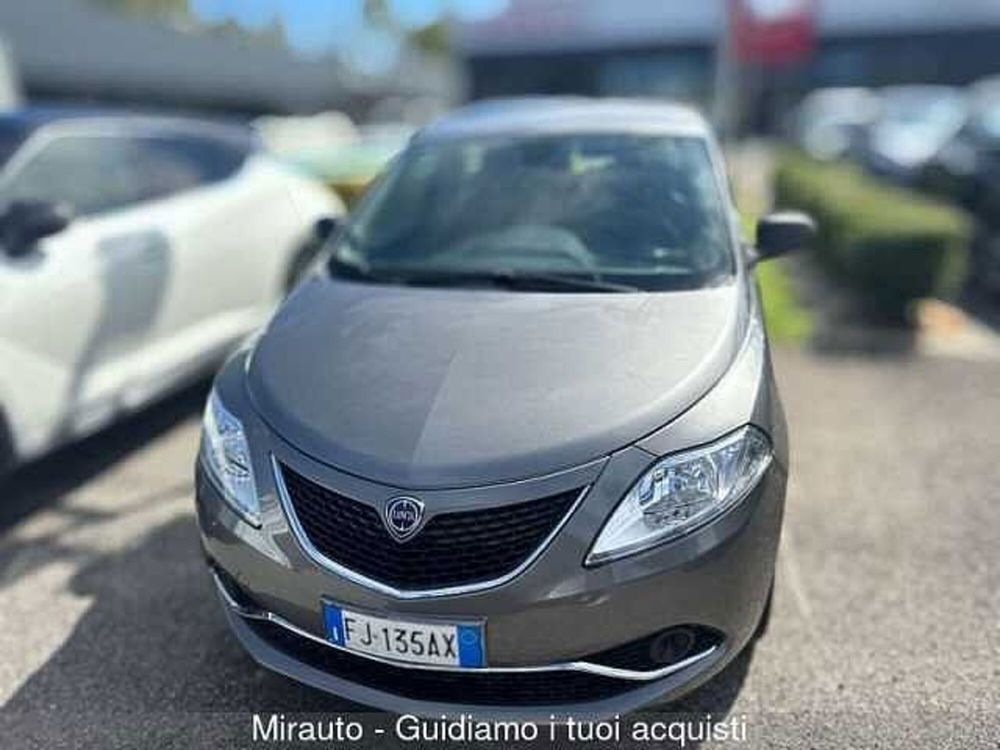 Lancia Ypsilon usata a Roma (2)