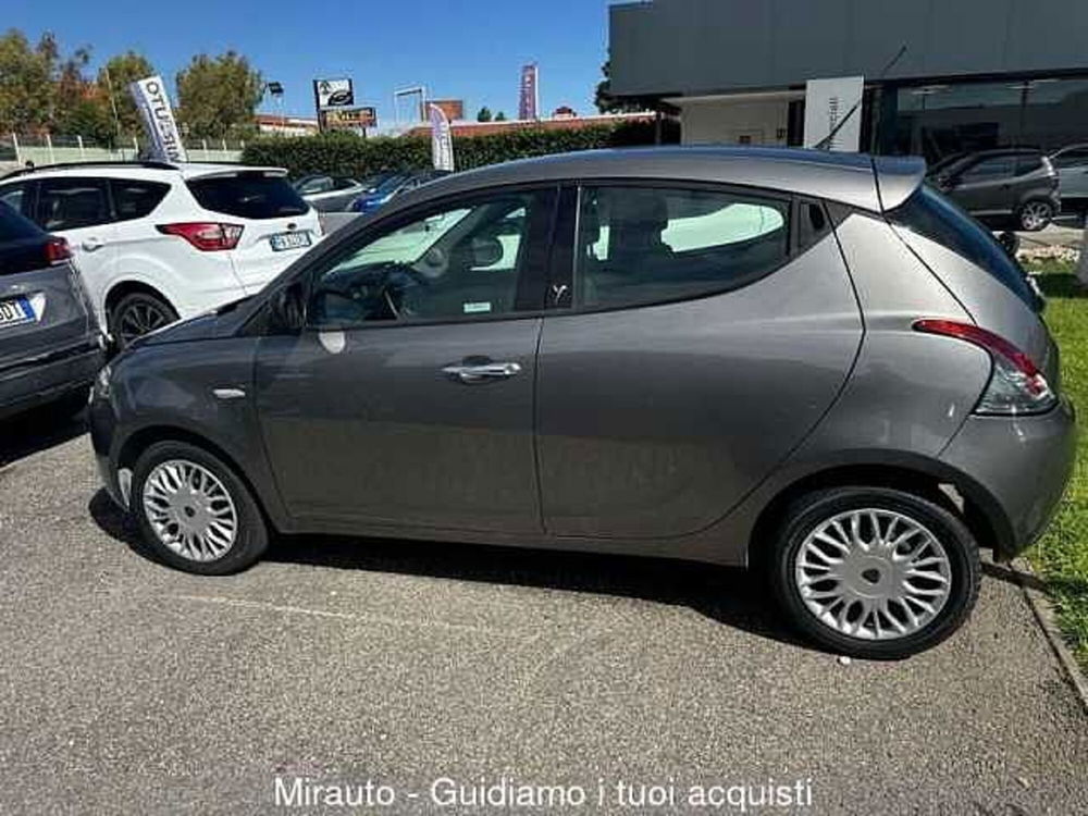 Lancia Ypsilon usata a Roma (4)