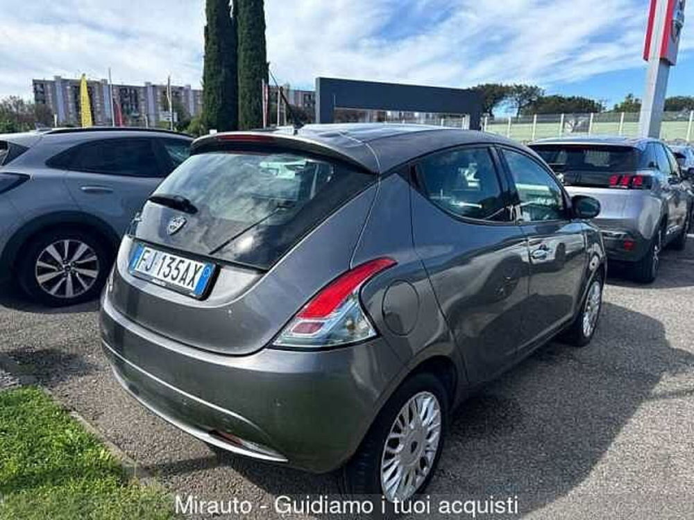 Lancia Ypsilon usata a Roma (6)