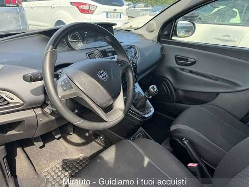 Lancia Ypsilon usata a Roma (7)