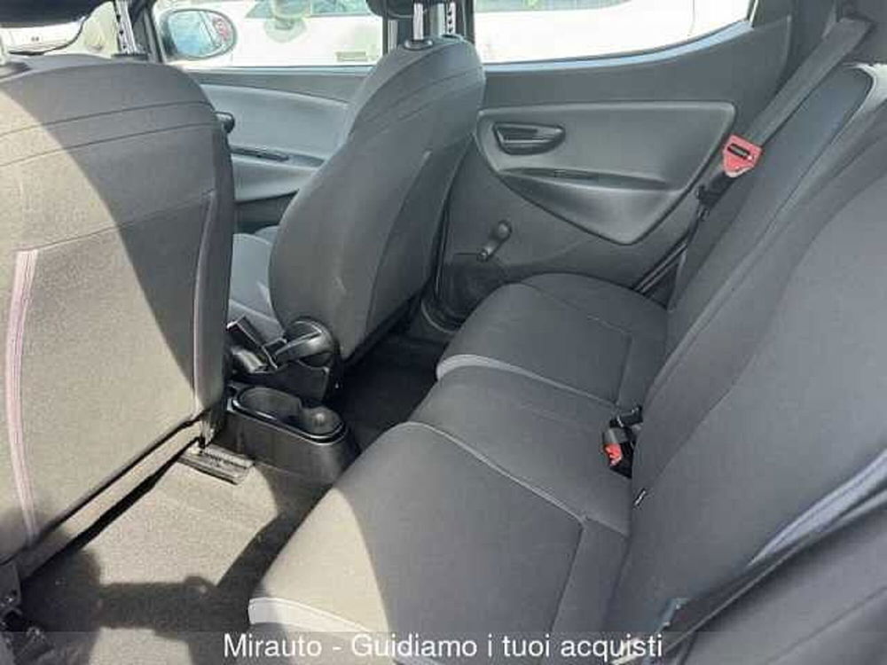 Lancia Ypsilon usata a Roma (8)