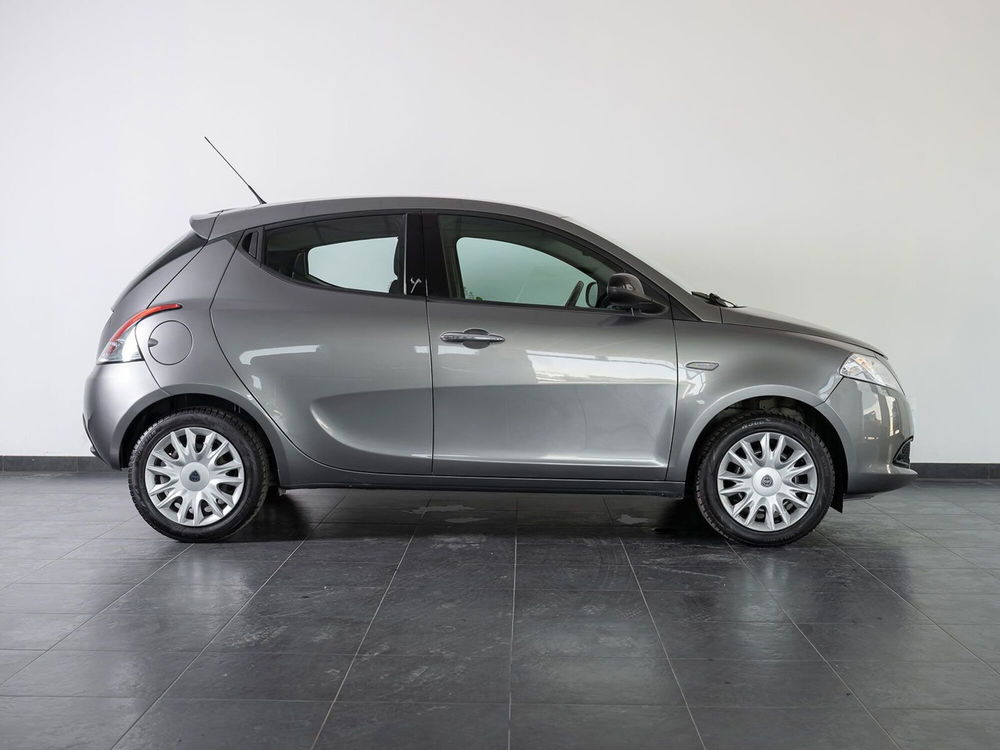 Lancia Ypsilon usata a Foggia (12)