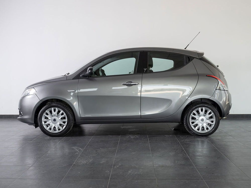 Lancia Ypsilon usata a Foggia (2)