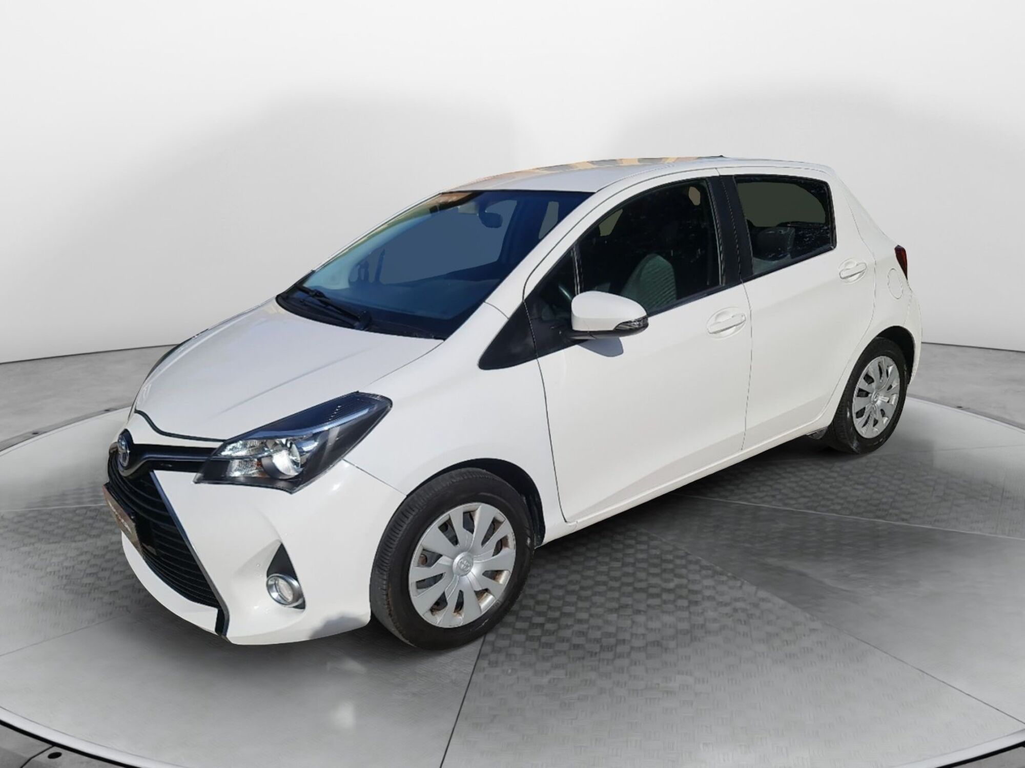 Toyota Yaris 1.5 Hybrid 5 porte Active  del 2014 usata a San Lazzaro di Savena