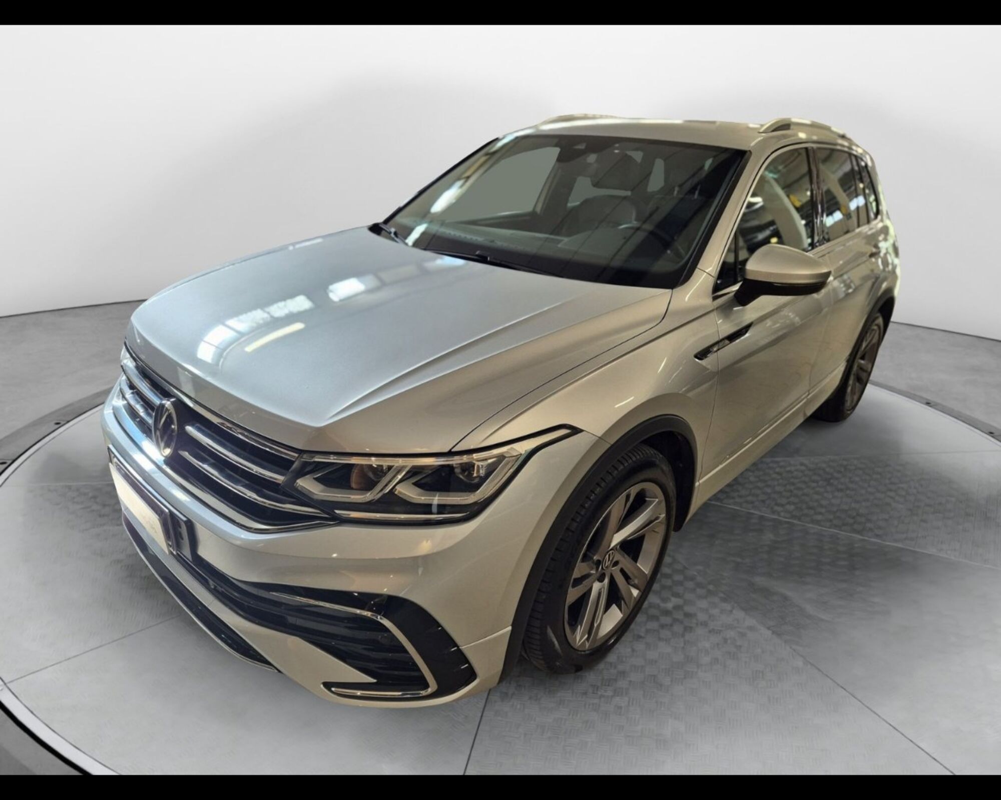 Volkswagen Tiguan 2.0 tdi R-Line 150cv dsg del 2021 usata a Prato