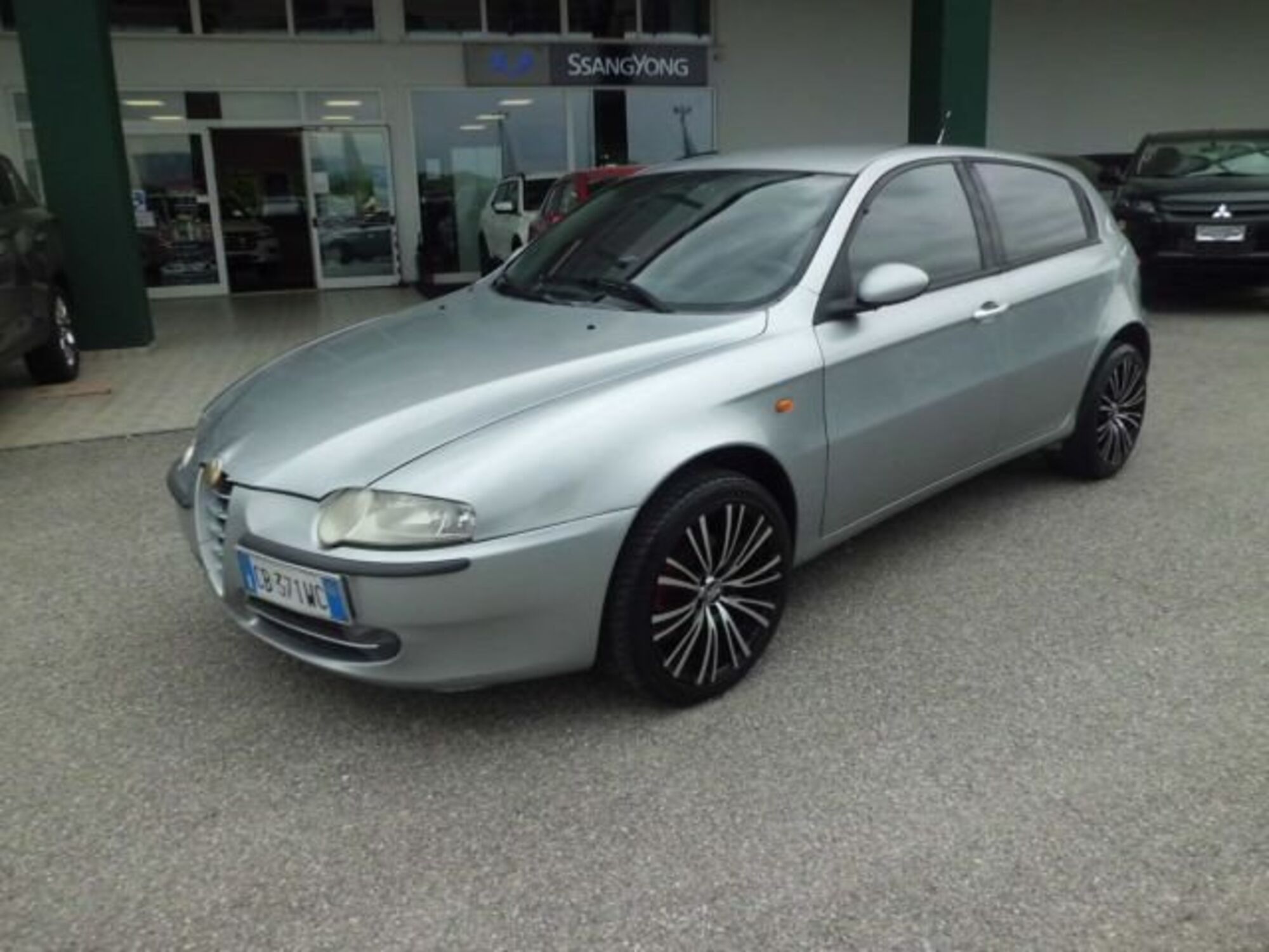 Alfa Romeo 147 1.9 JTD (115) 5 porte Distinctive  del 2002 usata a Pordenone