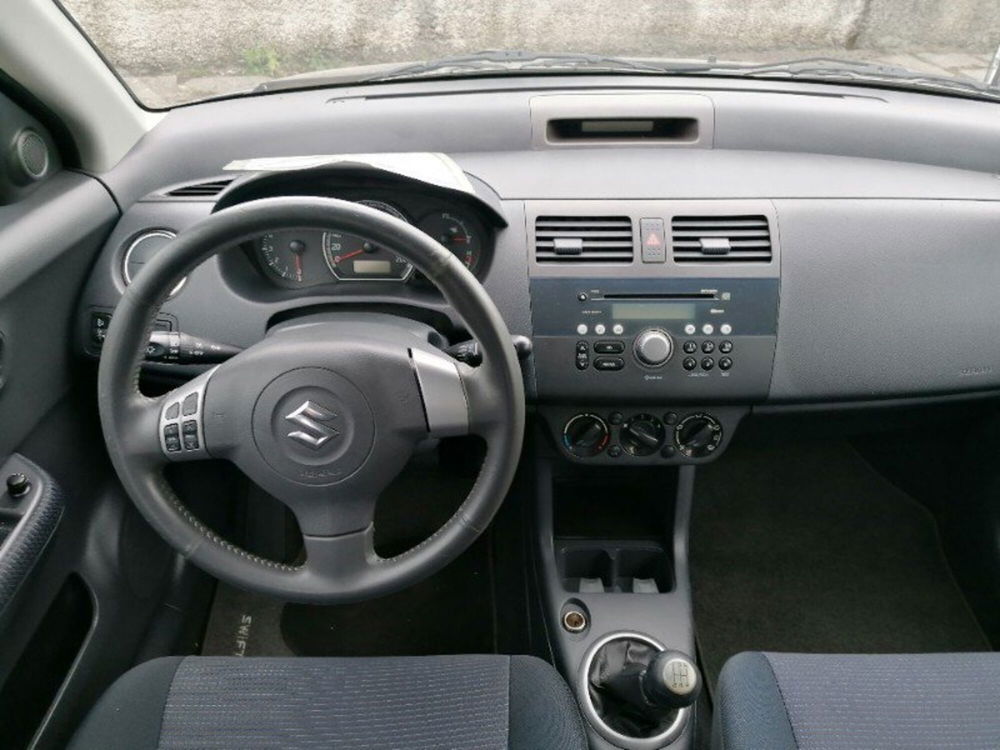 Suzuki Swift usata a Milano (12)