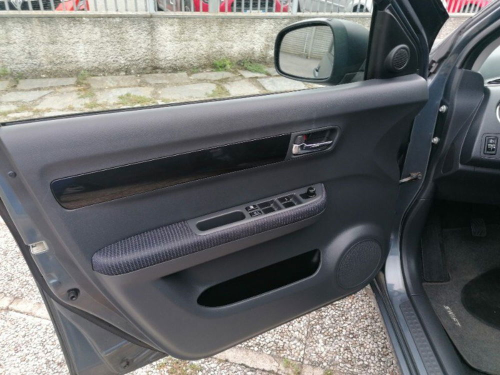 Suzuki Swift usata a Milano (16)