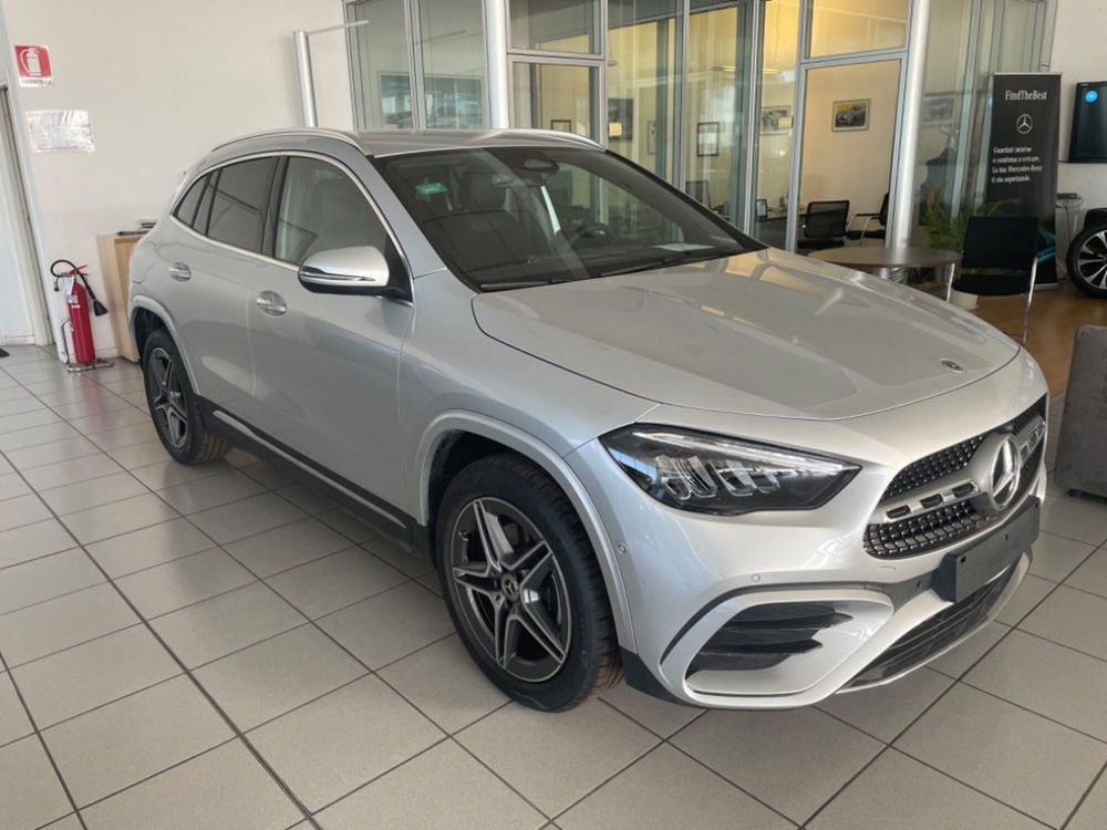 Mercedes-Benz GLA SUV nuova a Siena (2)