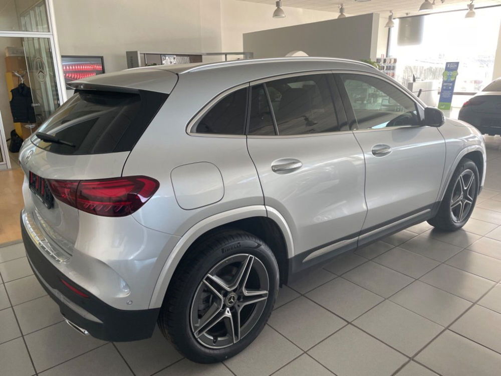 Mercedes-Benz GLA SUV nuova a Siena (3)