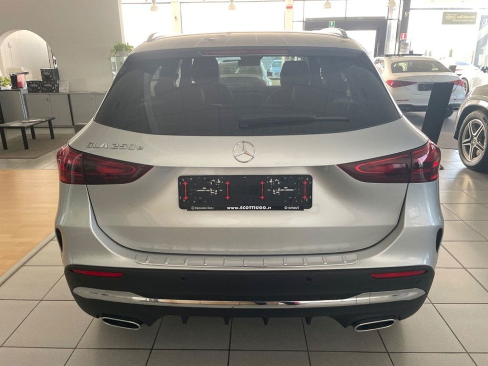 Mercedes-Benz GLA SUV nuova a Siena (4)