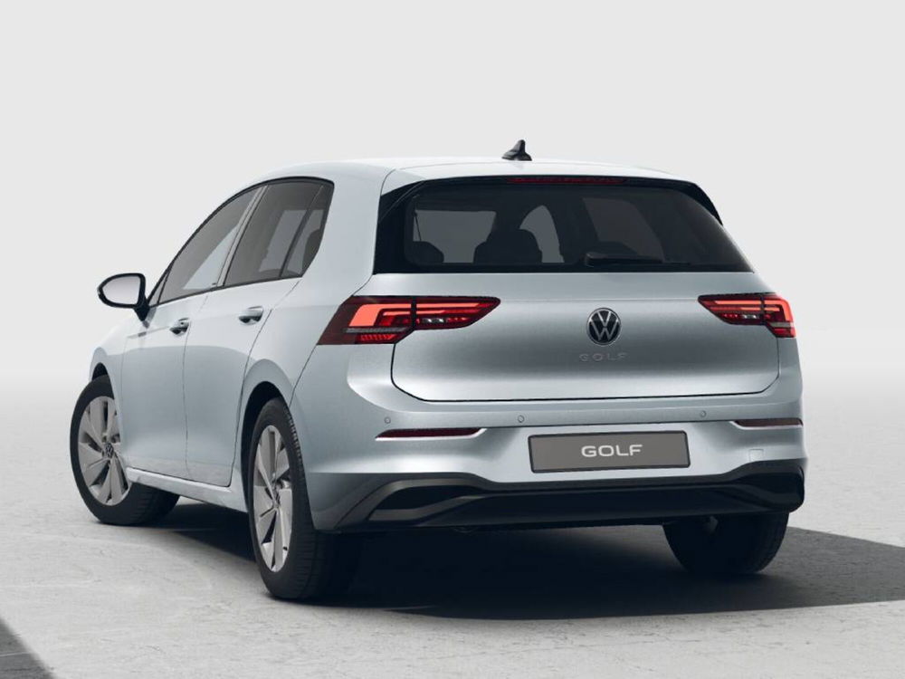 Volkswagen Golf nuova a Novara (3)