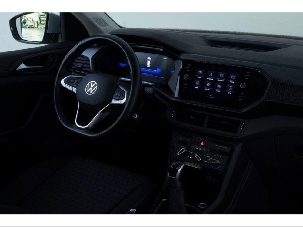 Volkswagen T-Cross usata a Novara (6)