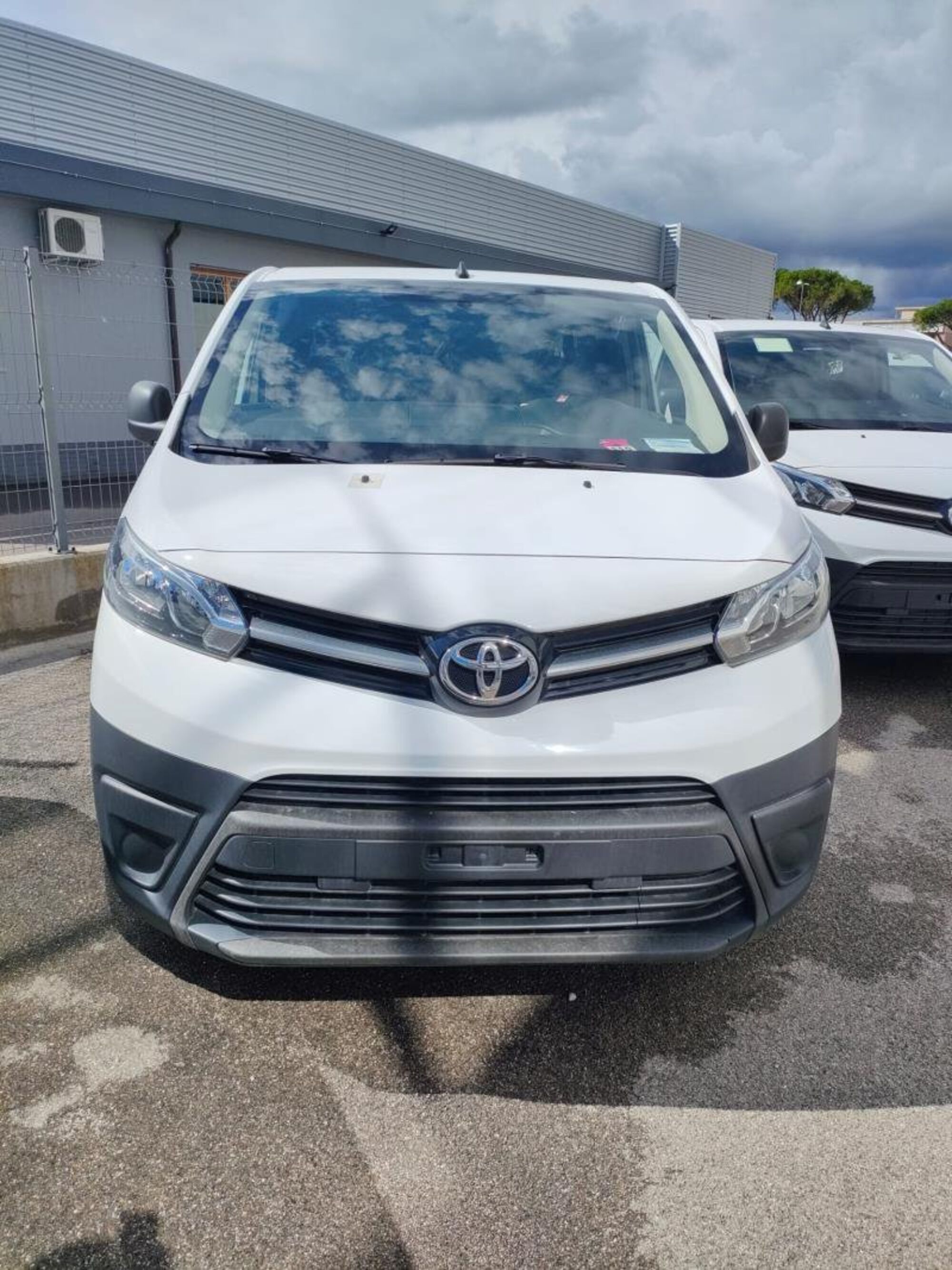 Toyota Proace 1.5D 120CV S&amp;S PL-TN Furgone Medium 4p.10q Active  nuova a Arezzo