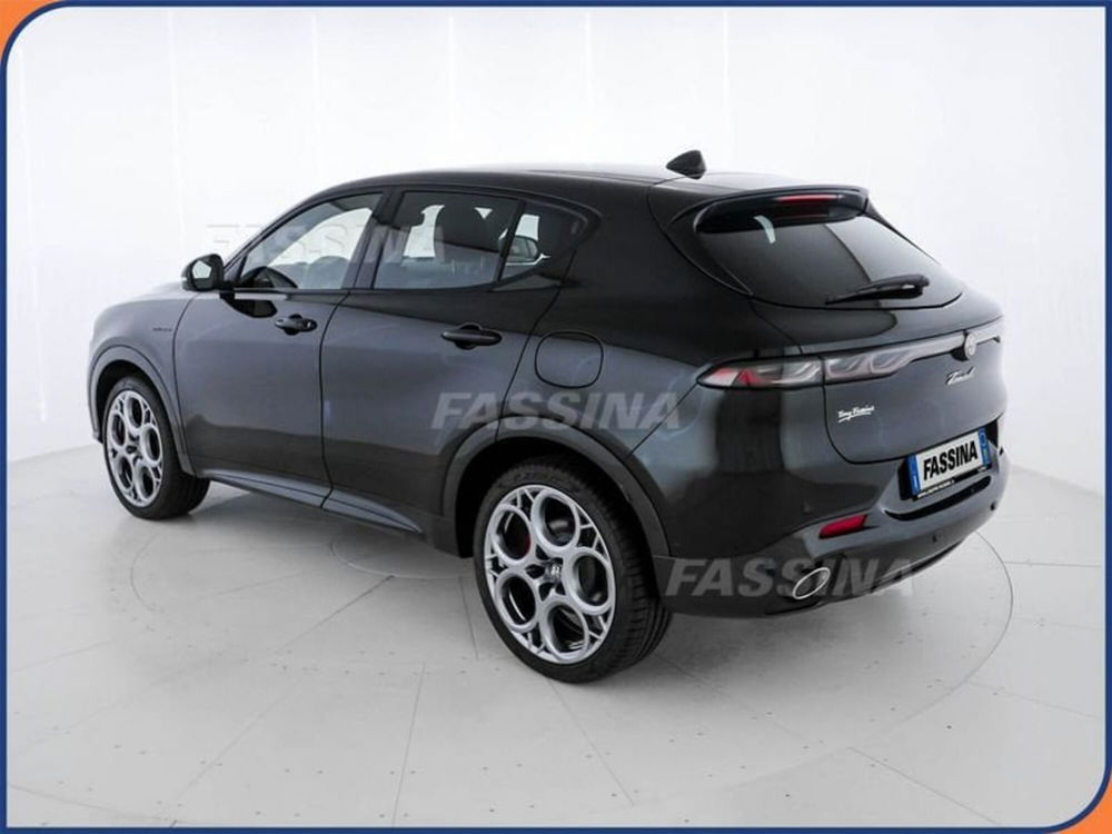 Alfa Romeo Tonale nuova a Milano (4)