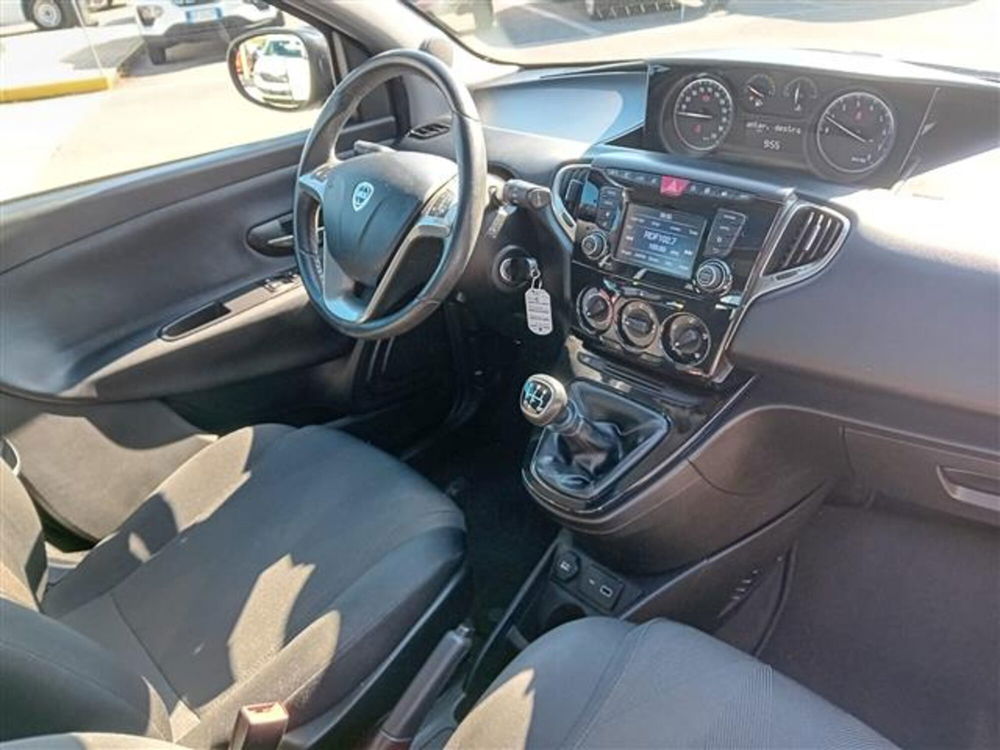 Lancia Ypsilon usata a Firenze (11)