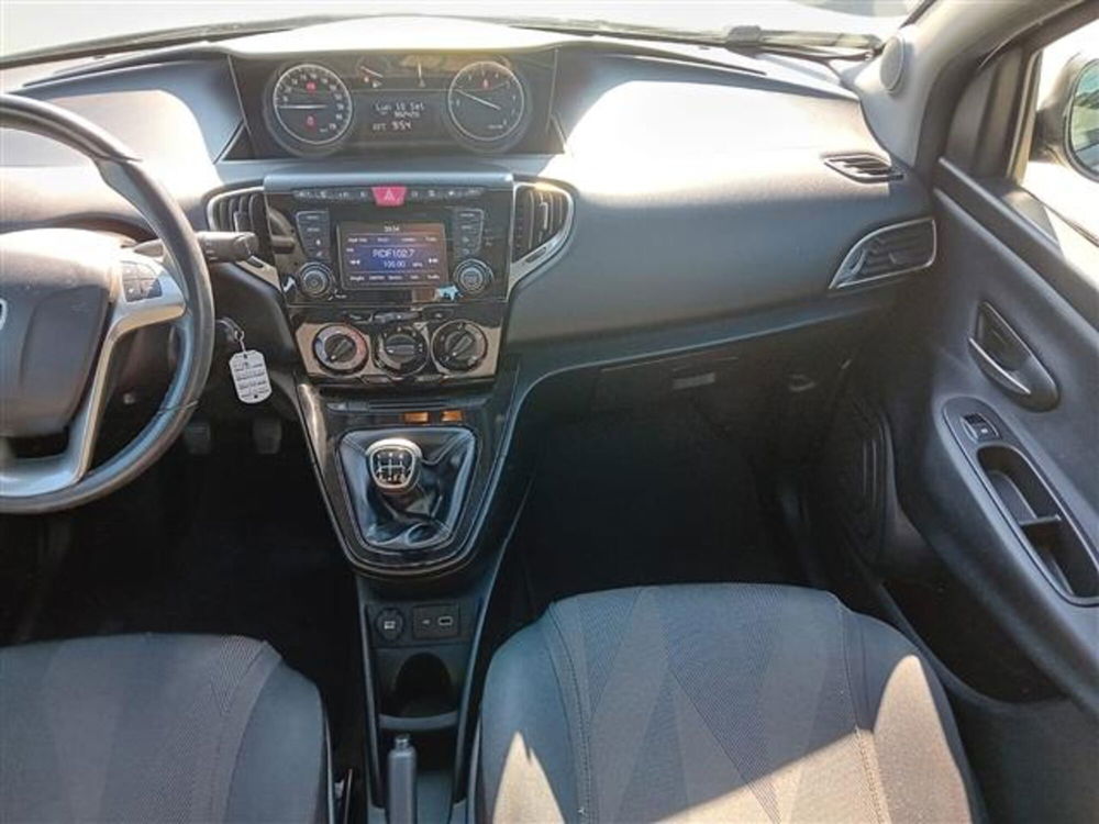 Lancia Ypsilon usata a Firenze (9)