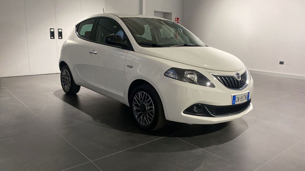 Lancia Ypsilon usata a Bergamo (6)