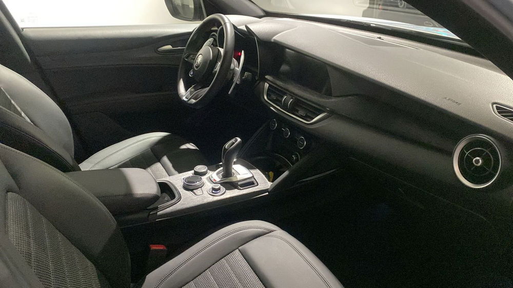 Alfa Romeo Stelvio usata a Bergamo (9)