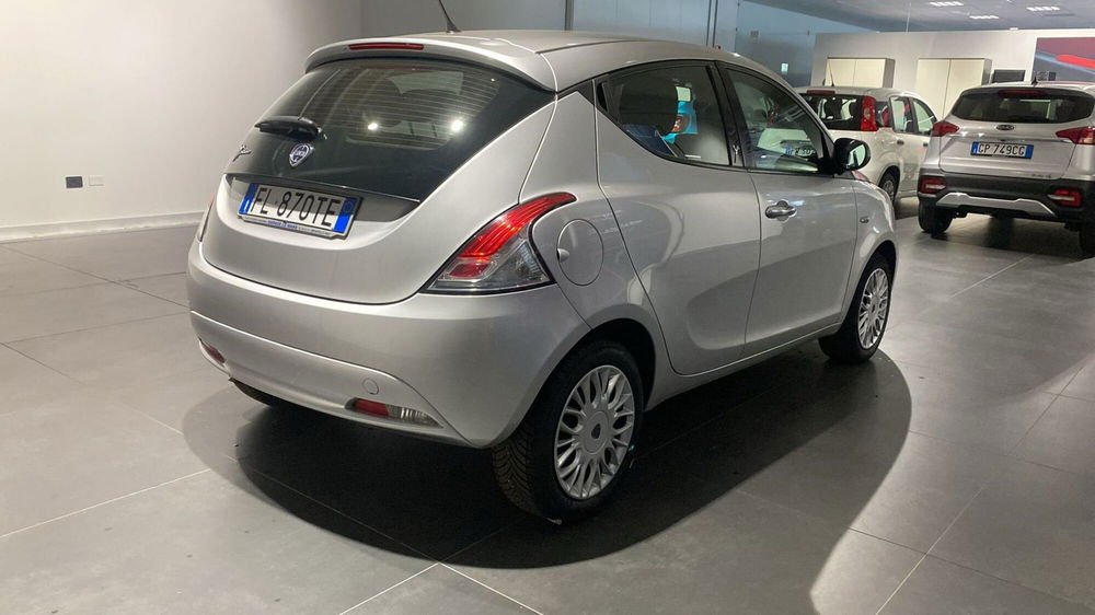 Lancia Ypsilon usata a Bergamo (4)